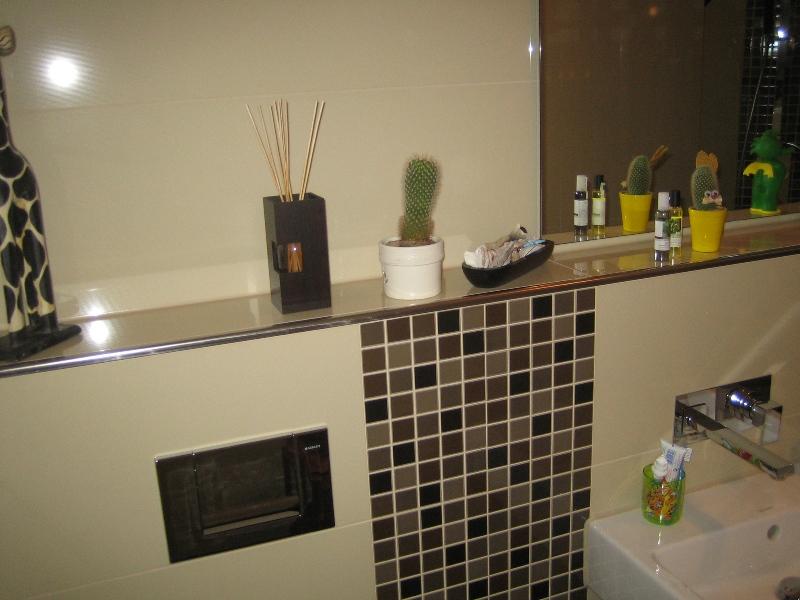 Wandfliesen und Mosaik