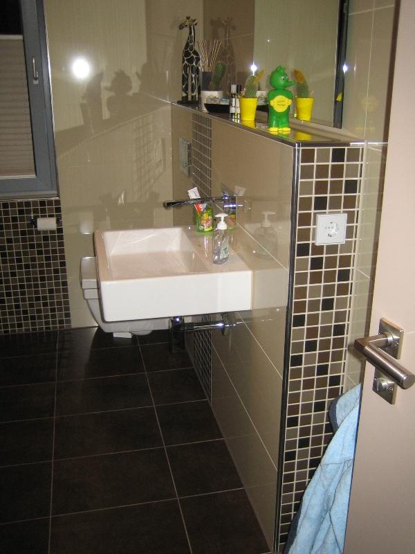 Wandfliesen und Mosaik